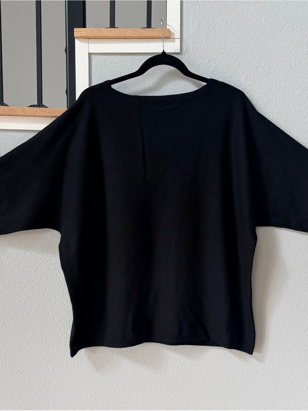 Sioni Daisy Applique Dolman Sleeve Knit Sweater Black Plus Size 1X EUC - Picture 4 of 10